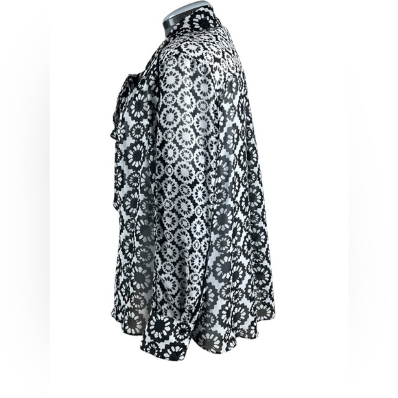 Lane Bryant Women’s Sheer Button Down Blouse with Neck Tie Size 18/20 - Picture 3 of 9